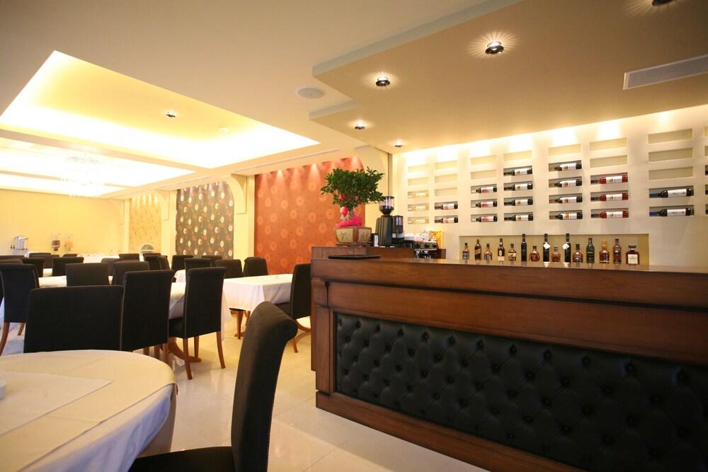 Tesoro Hotel 3*