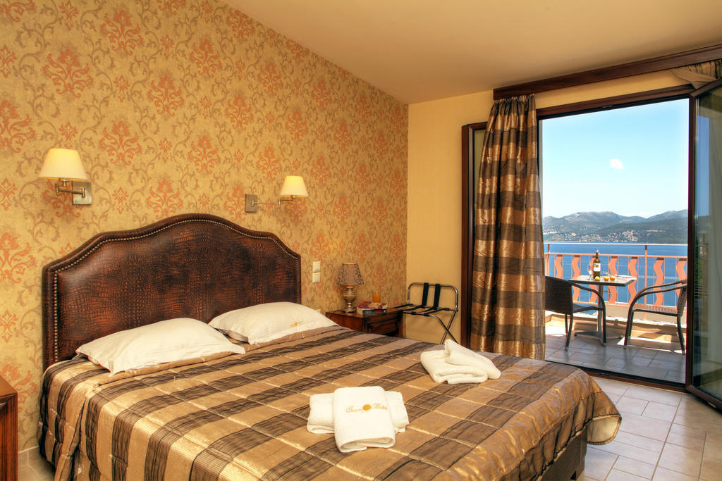Hotel Tesoro Nikiana