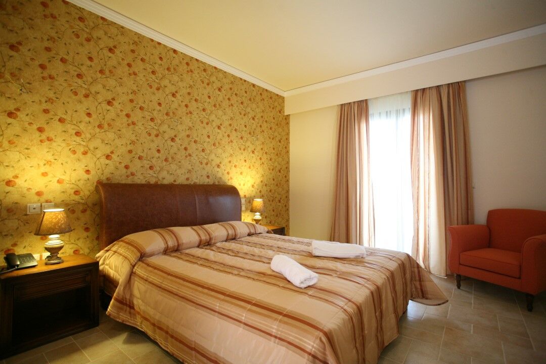 Tesoro Hotel Nikiana